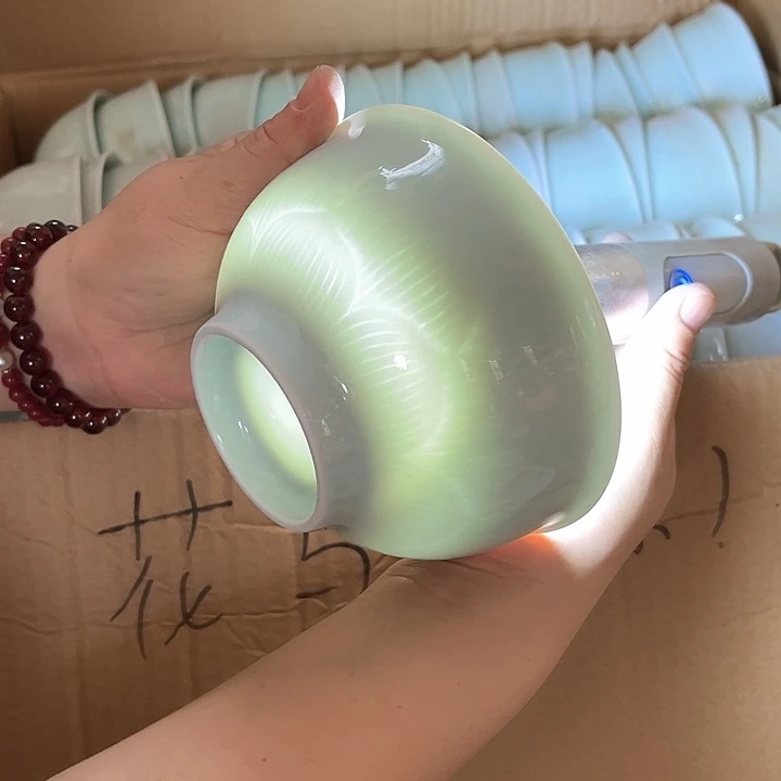 瓷片青瓷五英寸荷花浮雕米饭碗六个，微瑕包邮