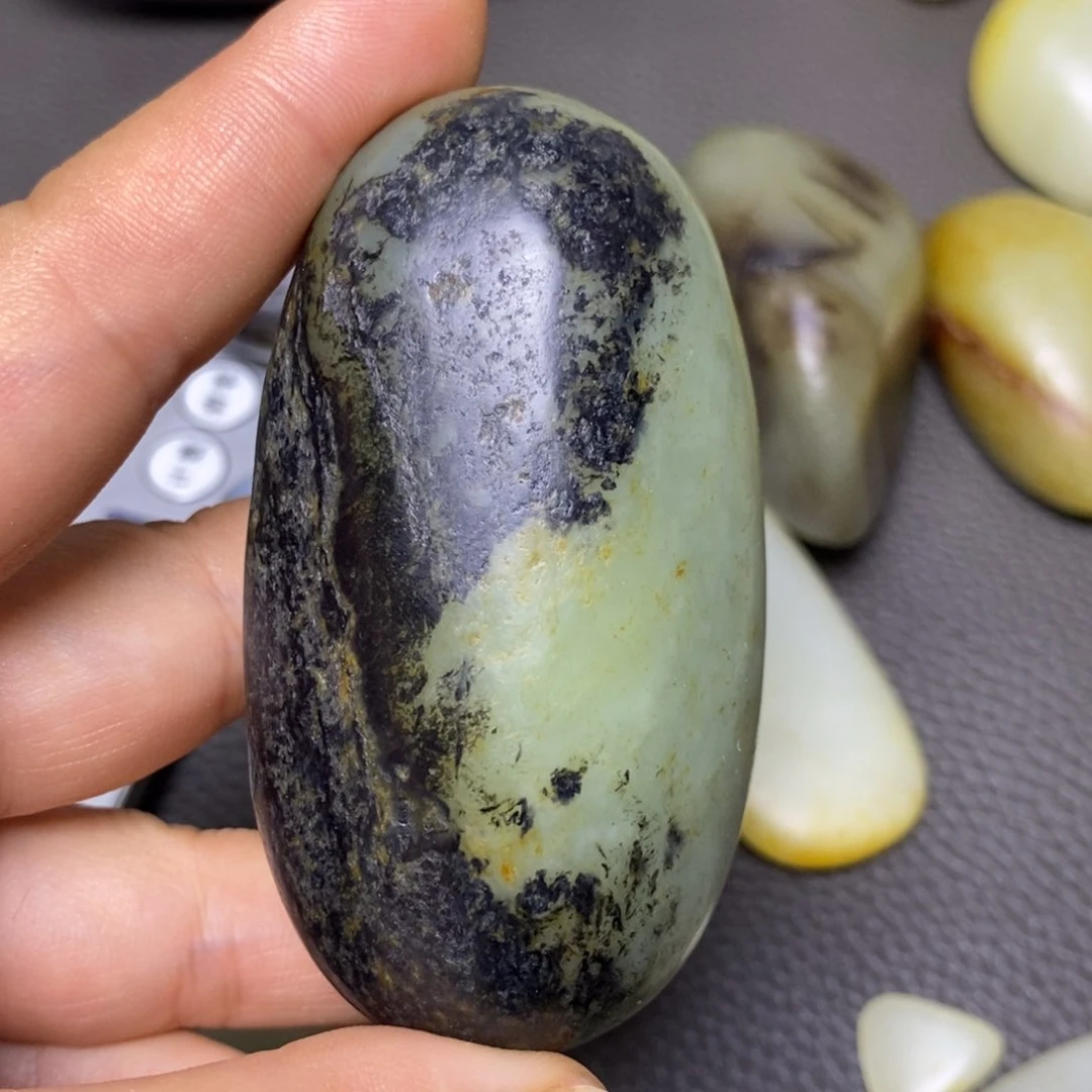 和田玉未镶嵌挂件落**禅