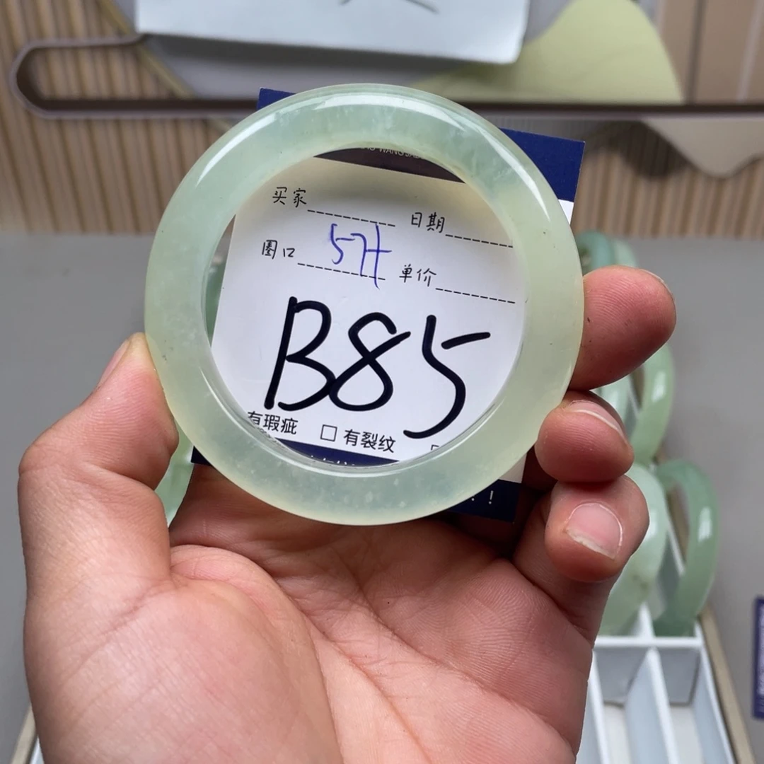 岫玉手镯手镯未镶嵌