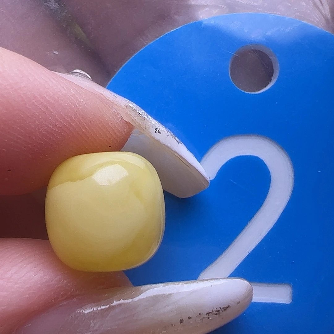 未镶嵌蜜蜡裸石微瑕9.7/9.3mm老型