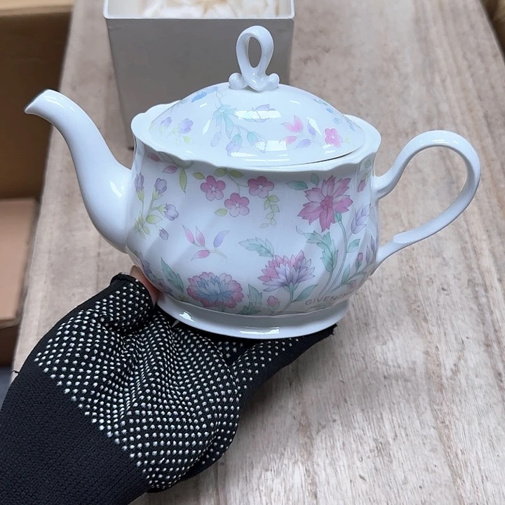 瓷片噗哈哈哈哈哈哈哈哈哈