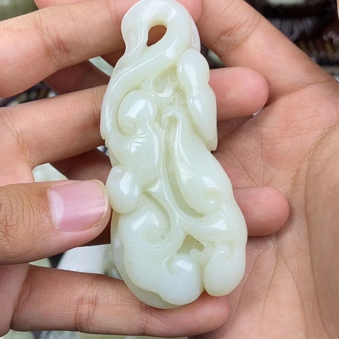 凡***宇和田玉未镶嵌把件