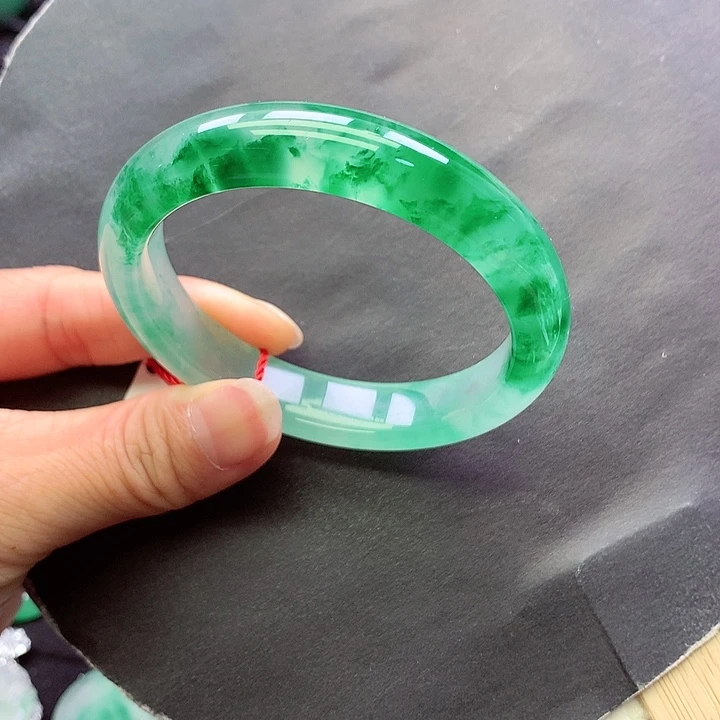 未镶嵌手镯石英质玉