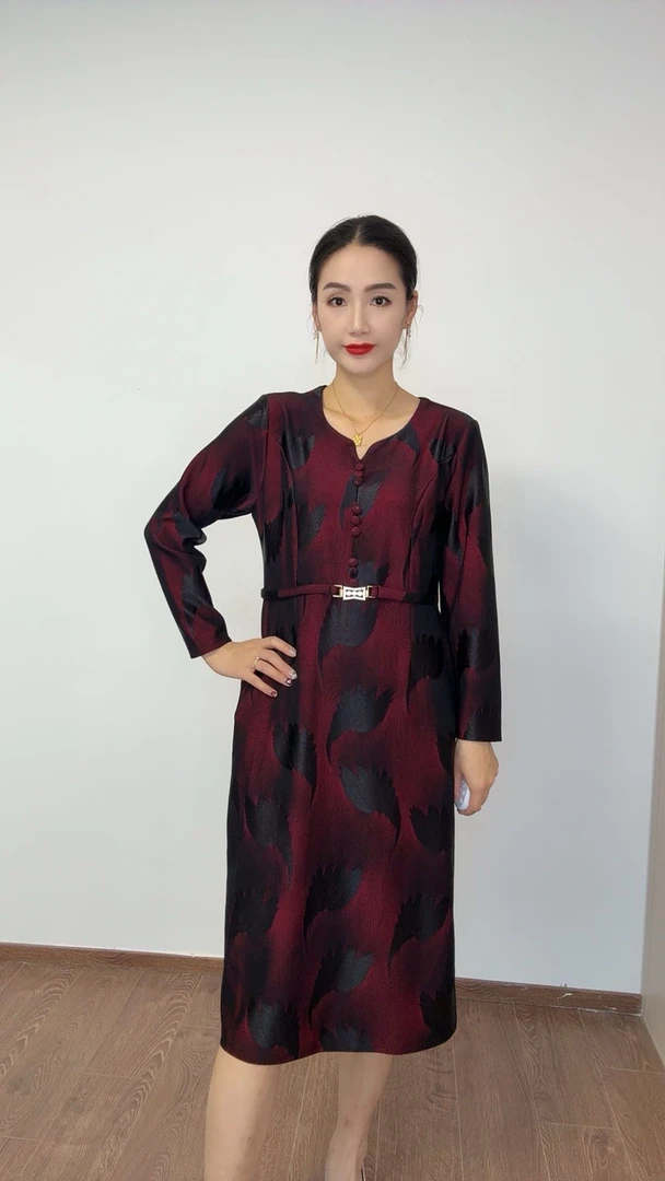 新疆包邮树叶花气质妈妈直筒连衣裙中老年服装