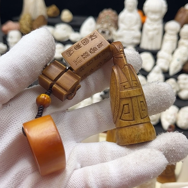 揍***鱼手串/手链鹿骨翁仲