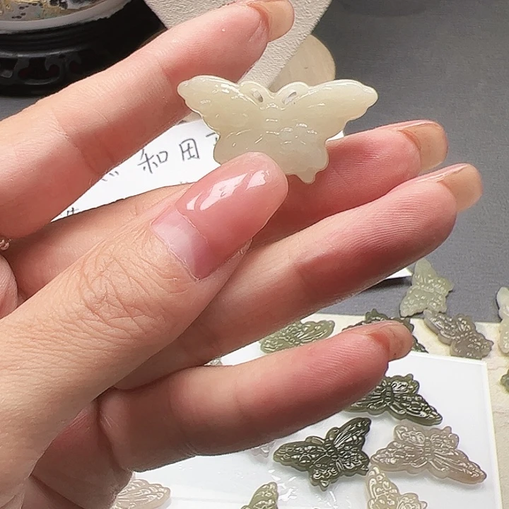 和田玉未镶嵌颈饰4