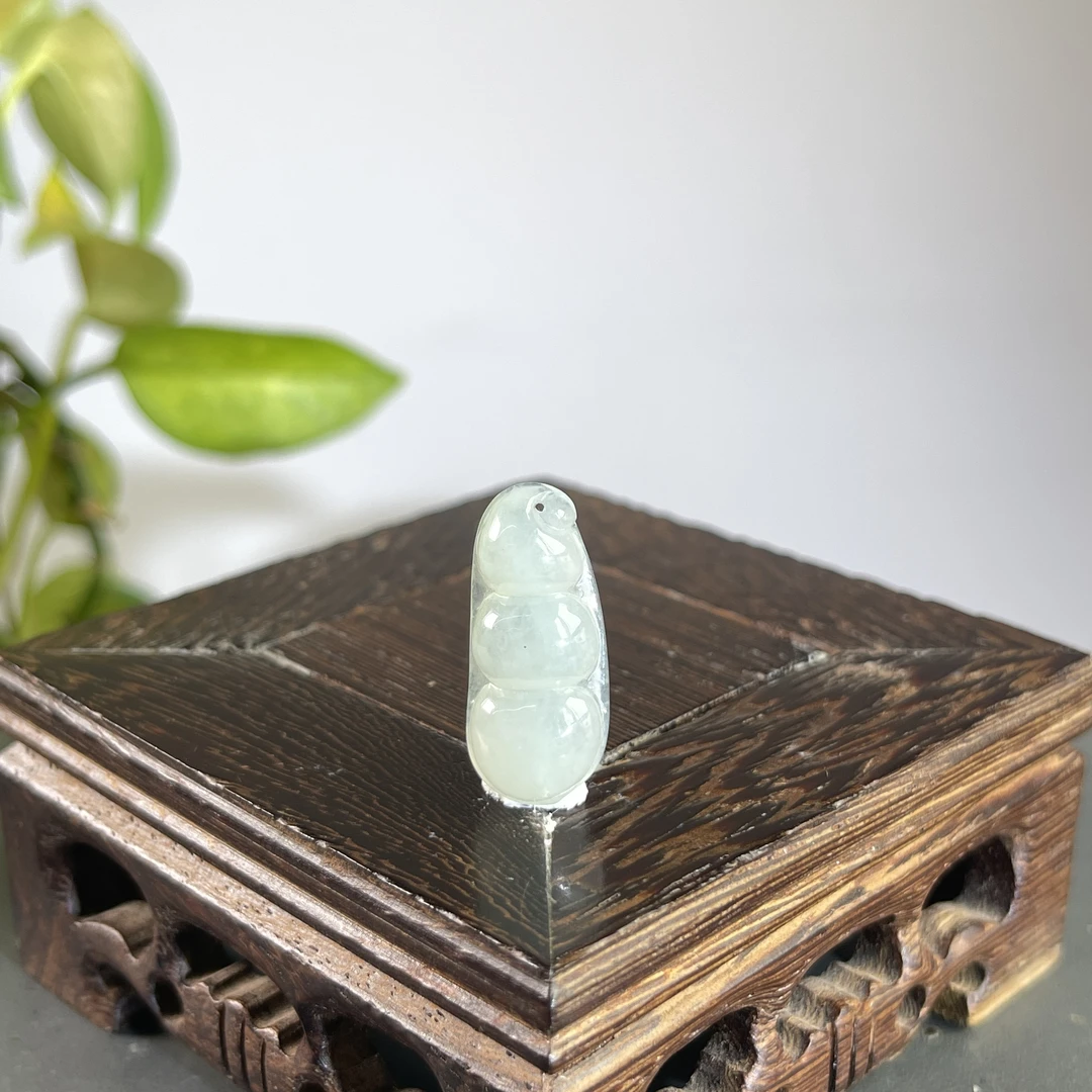 JYB04-011  天然缅甸A货翡翠  福豆