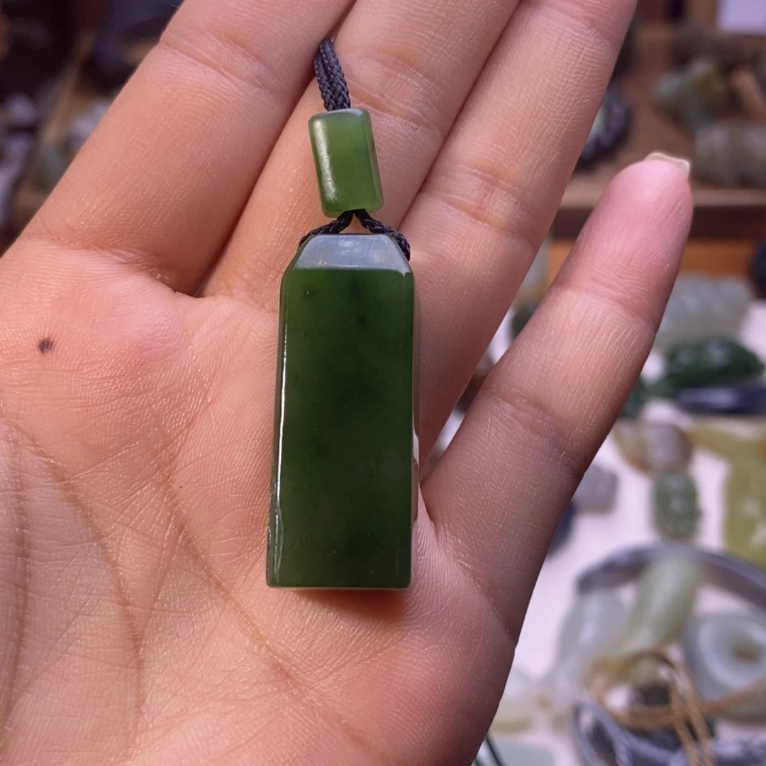 和田玉未镶嵌颈饰木*