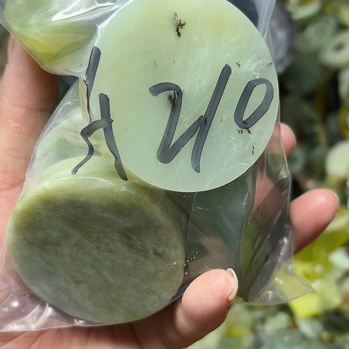 蛇纹石玉未镶嵌鱼缸石，盆景石
