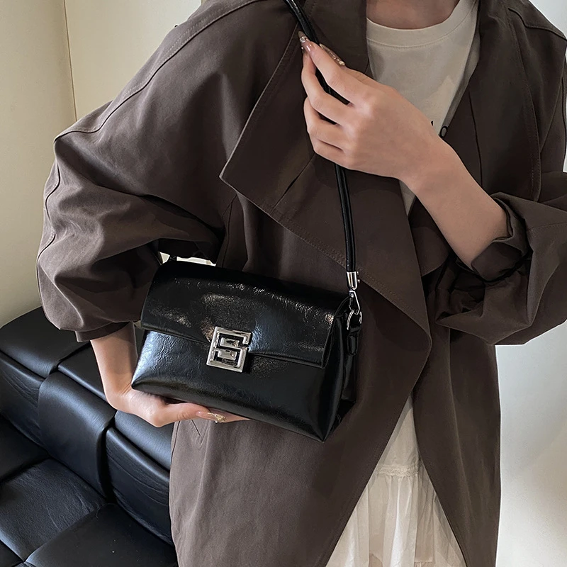 路遥女包时尚质感亮面单肩包女2025早春新款韩系纯色斜挎包日常通