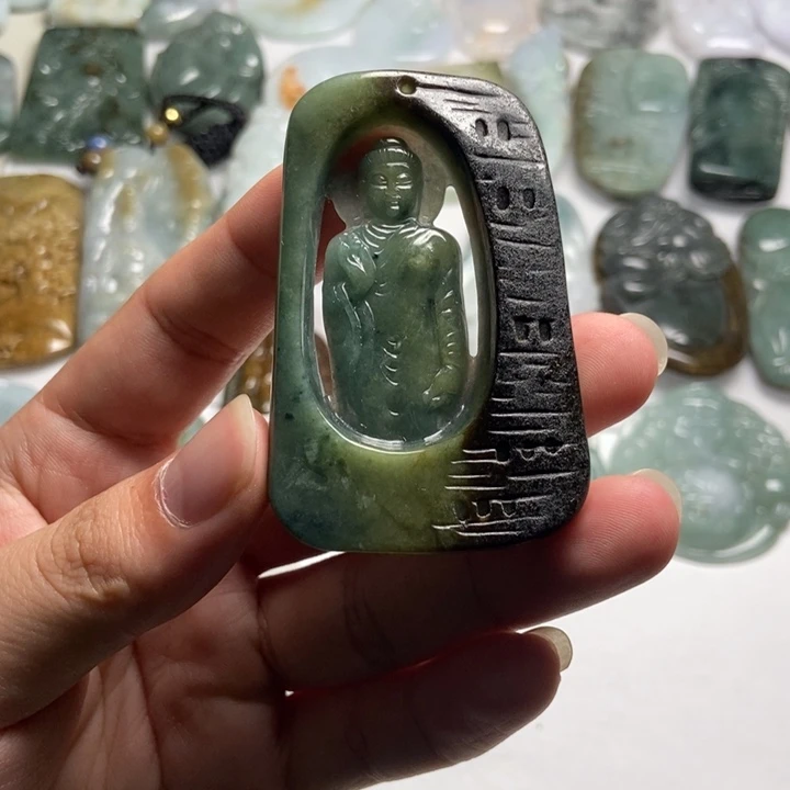 翡翠未镶嵌颈饰佛牌42
