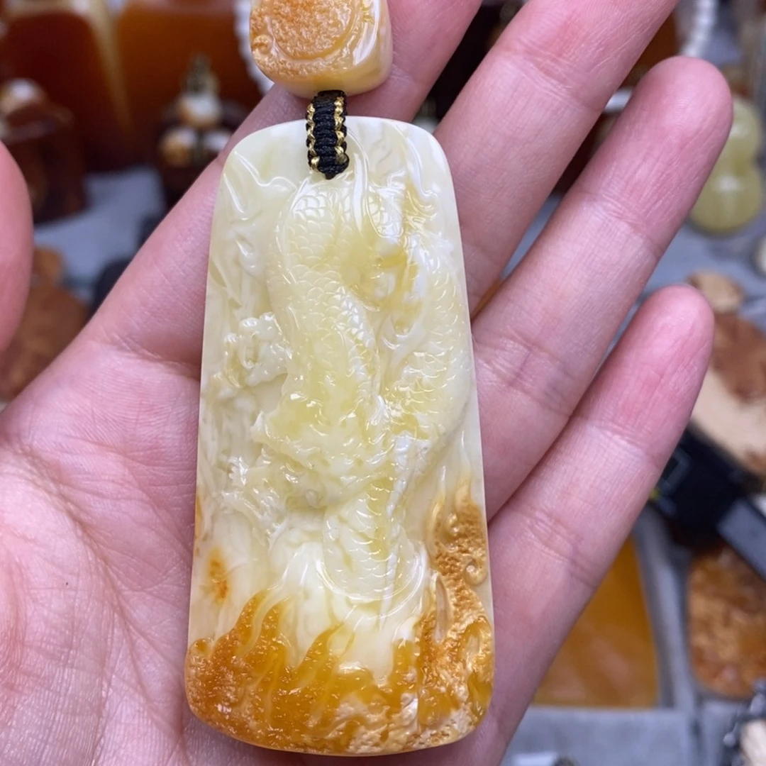 未镶嵌琥珀珠宝奇石