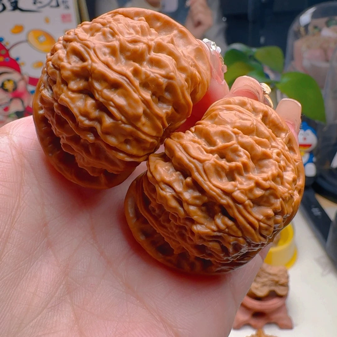 核桃把件42尺寸白狮子