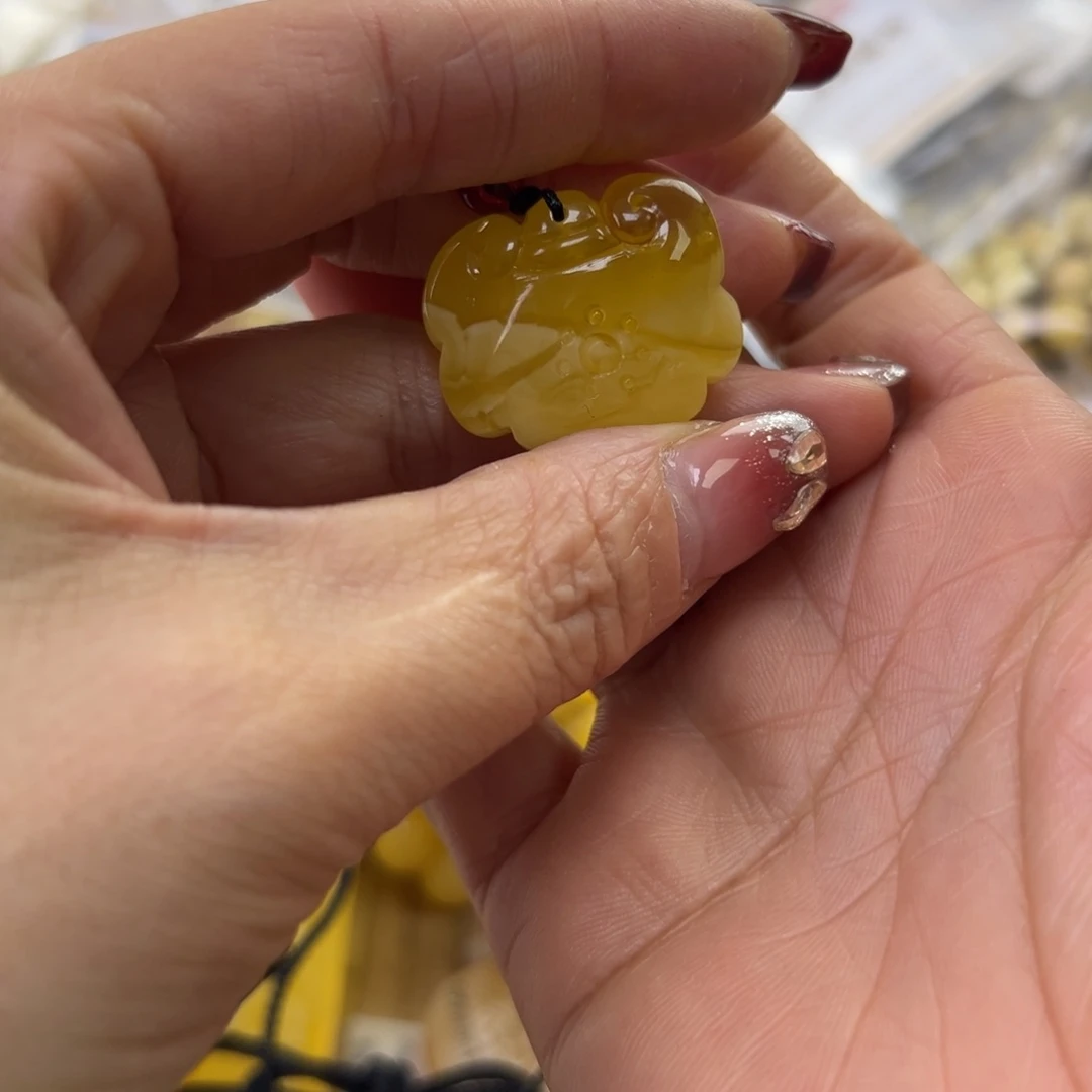 琥珀珠宝奇石未镶嵌