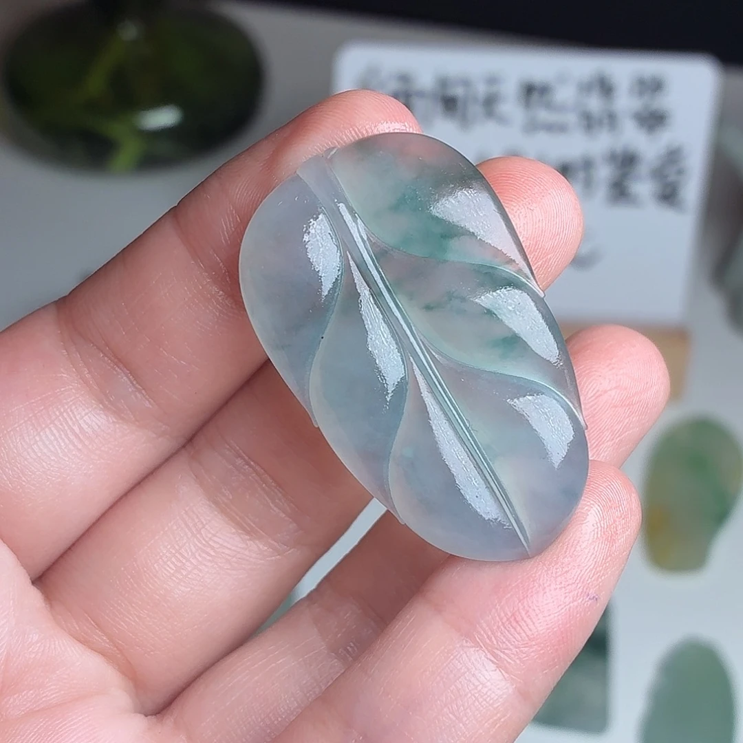 颈饰未镶嵌翡翠正冰烟紫蓝花事叶有成