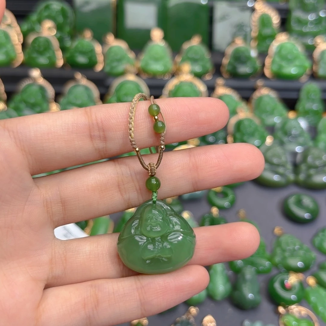 颈饰未镶嵌和田玉（碧玉）