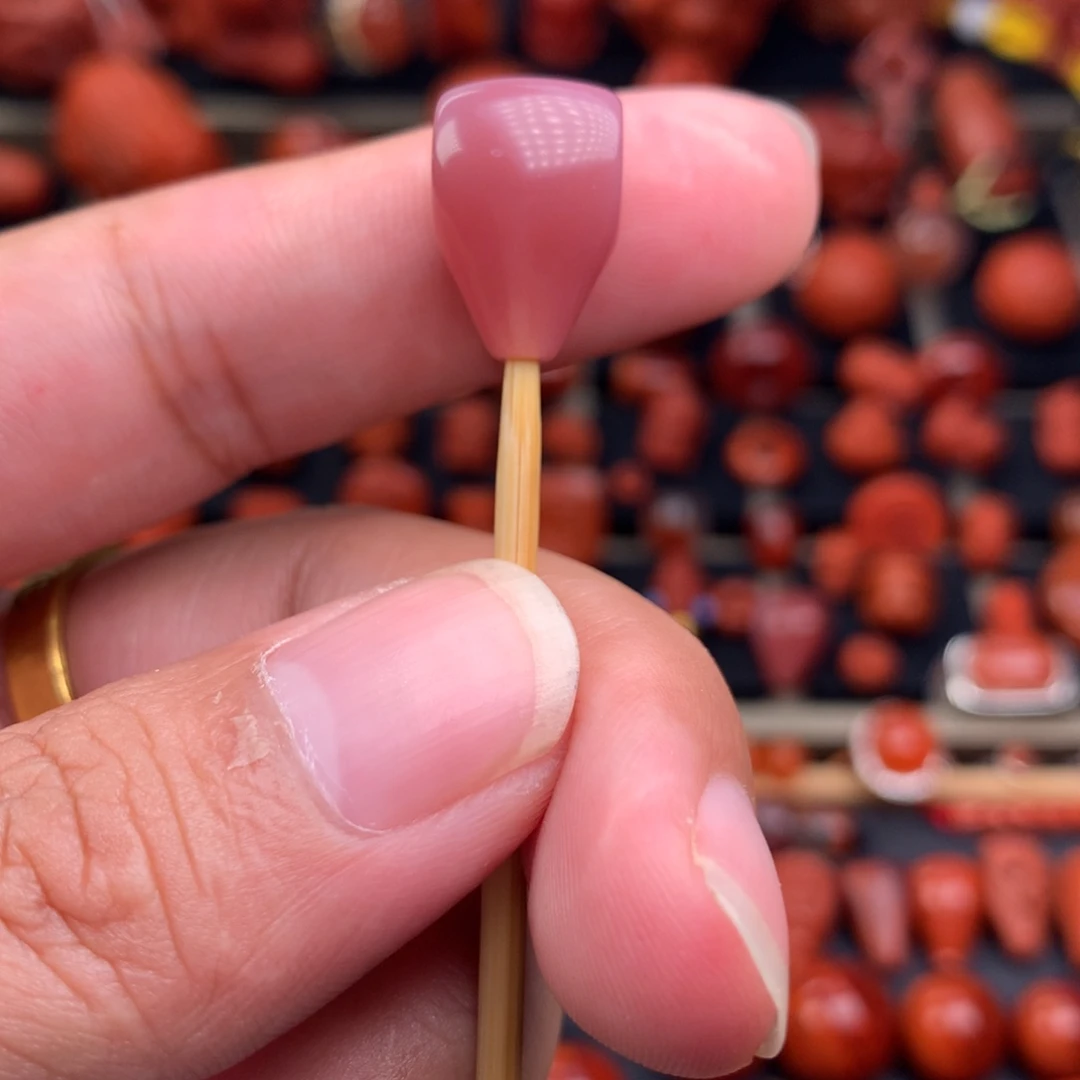 *****未镶嵌粉糯三通南红玛瑙