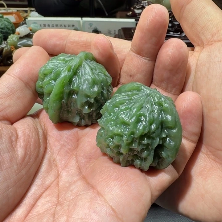 和田玉未镶嵌把件