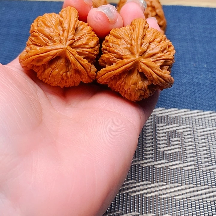 志***恒吊坠文玩核桃三棱