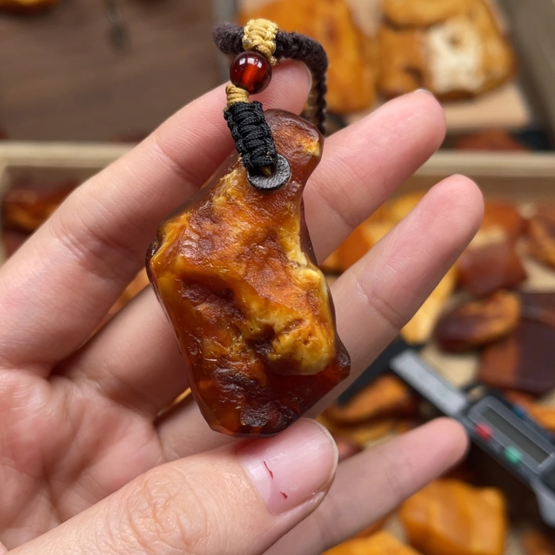 琥珀未镶嵌珠宝奇石