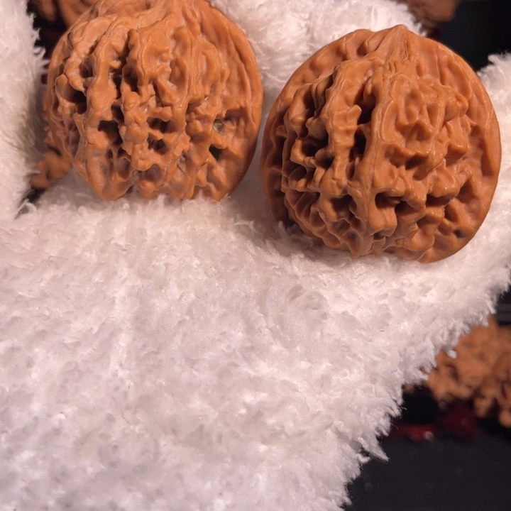 文玩核桃吊坠43官帽