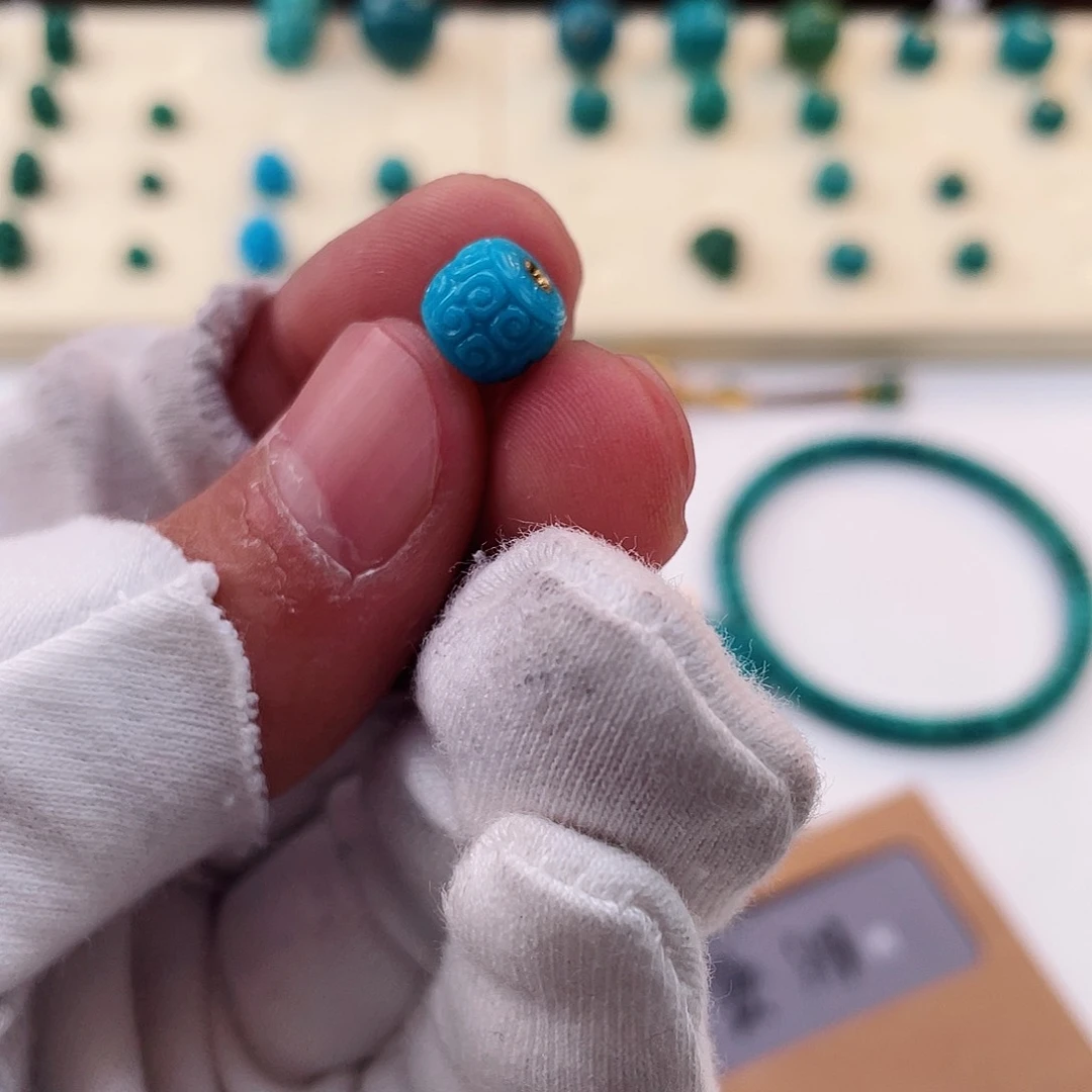 绿松石颈饰未镶嵌