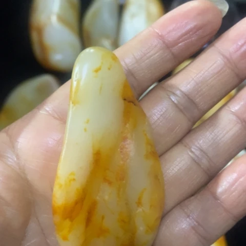 和田玉（糖玉）未镶嵌挂件