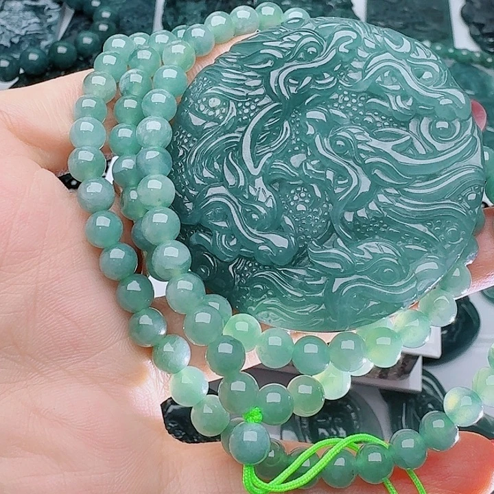 翡翠未镶嵌颈饰天然的A货翡翠多样性发其一