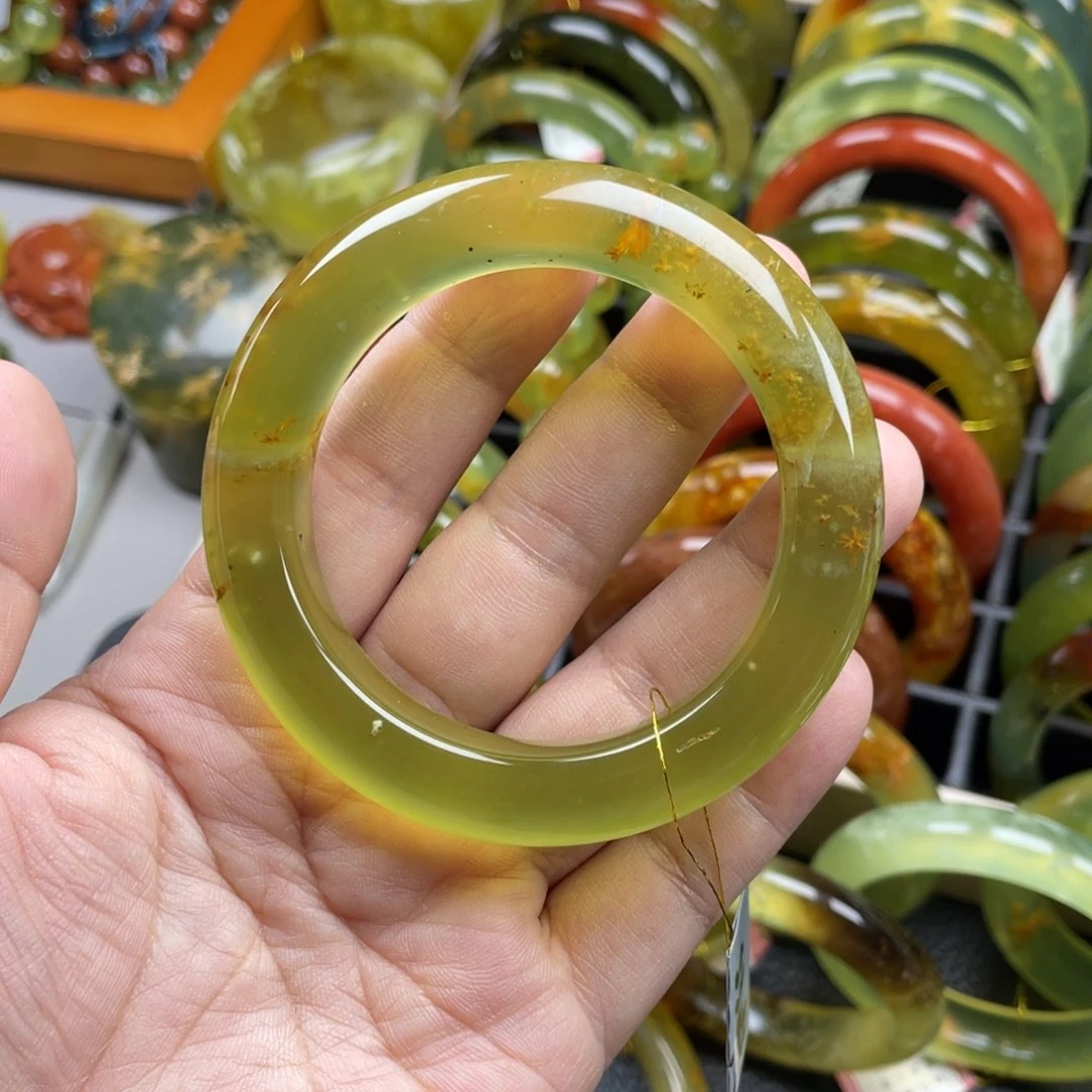 未镶嵌蛇纹石玉手镯有瑕