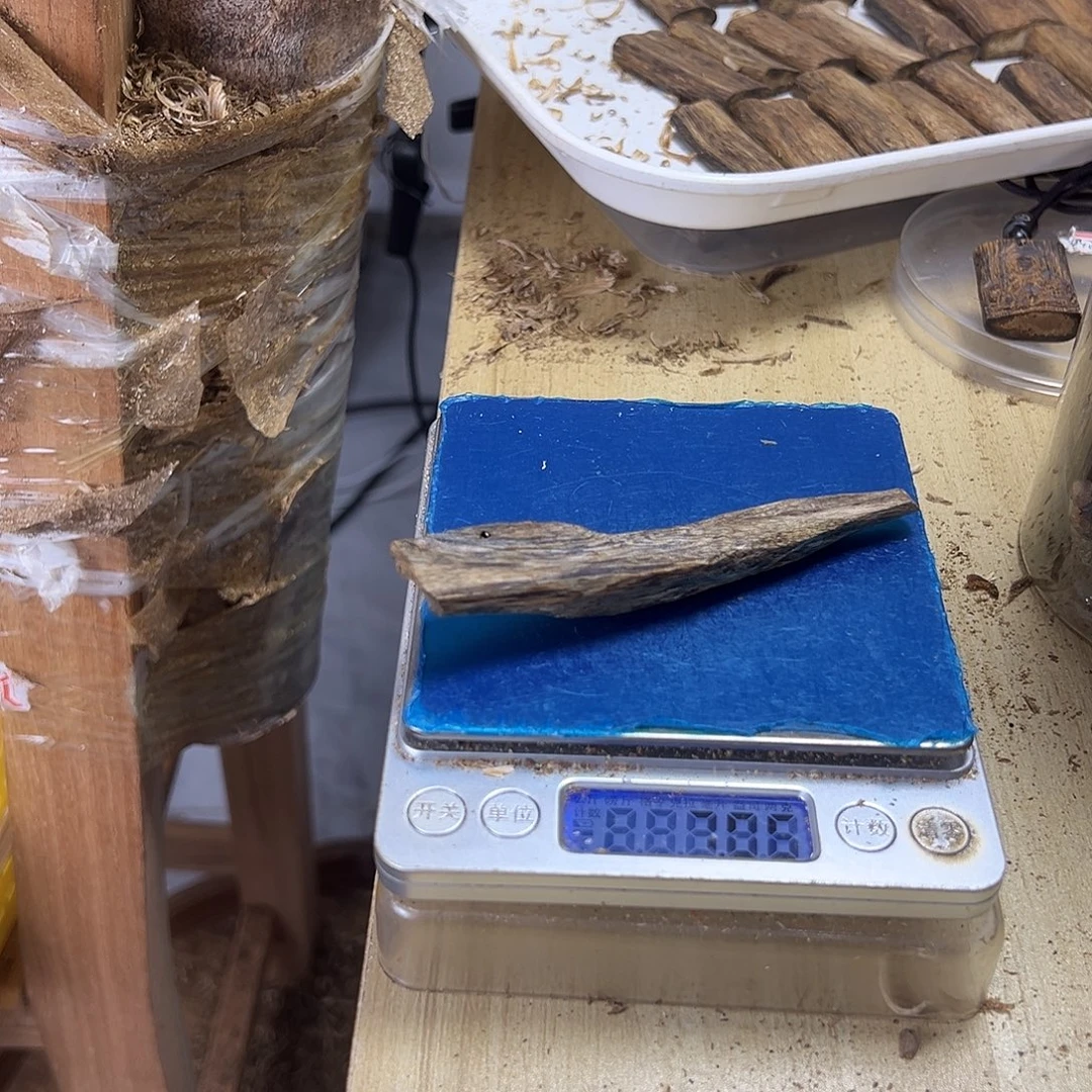 香料绿奇楠虫漏天然虫漏7克乌身