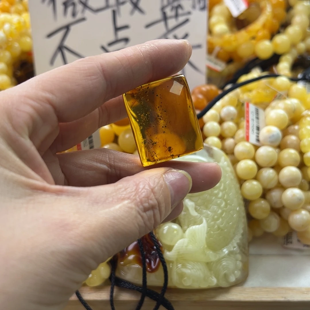 琥珀珠宝奇石未镶嵌