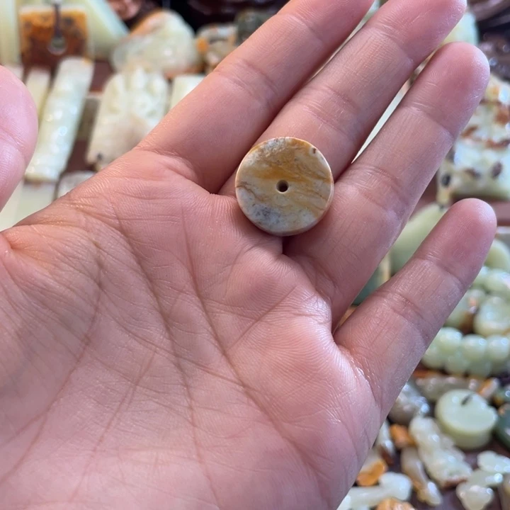 岫岩河磨玉（透闪石质玉）未镶嵌颈饰