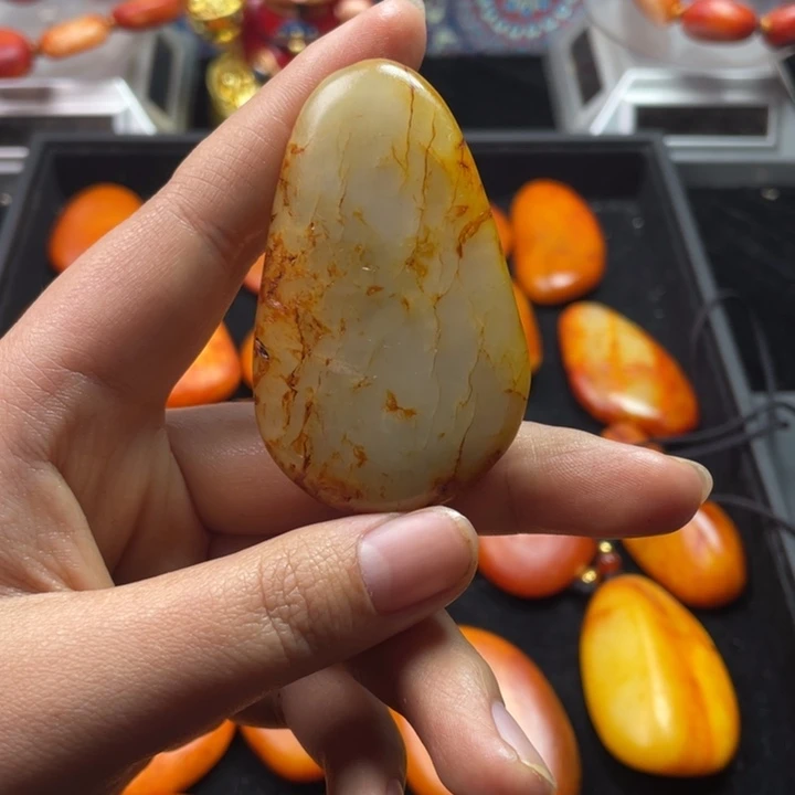 ****爷和田玉未镶嵌颈饰