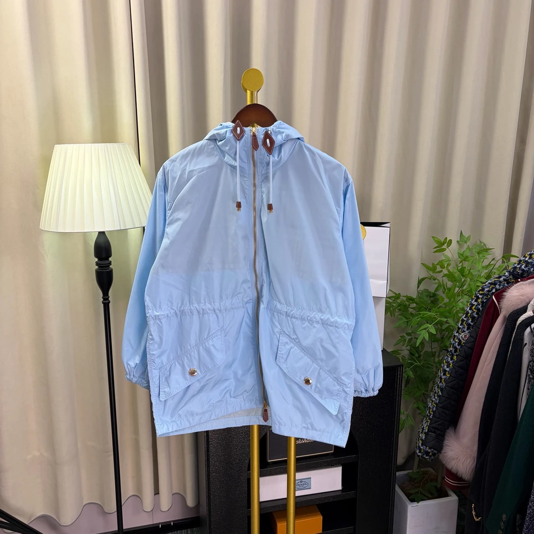 99新 BURBERRY/博柏利 蓝色格纹内衬冲锋衣/UK4