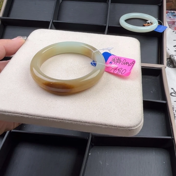 和田玉手镯未镶嵌玲珑美镯56.3