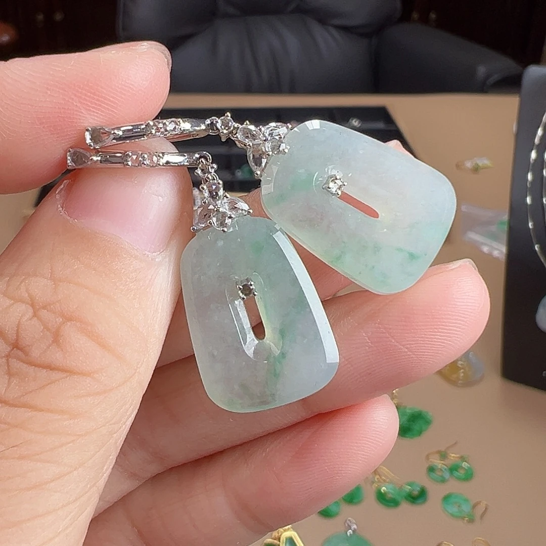 翡翠18K金镶嵌耳饰耳饰