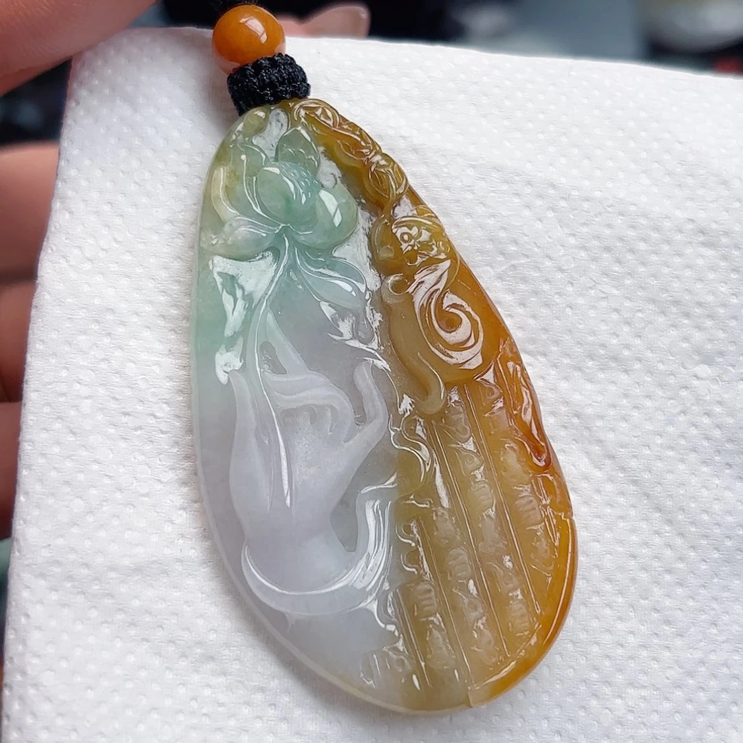 翡翠未镶嵌颈饰特色件