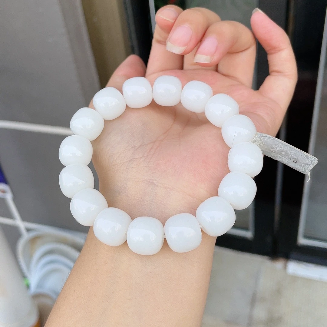 271962玉美人小程和田玉脂粉浑厚山料白玉珠圆玉润老型珠手串