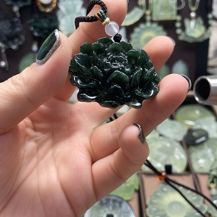 蛇纹石玉合金吊坠(赠链)