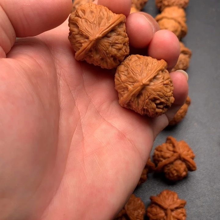 吊坠桃核3.0野生核桃