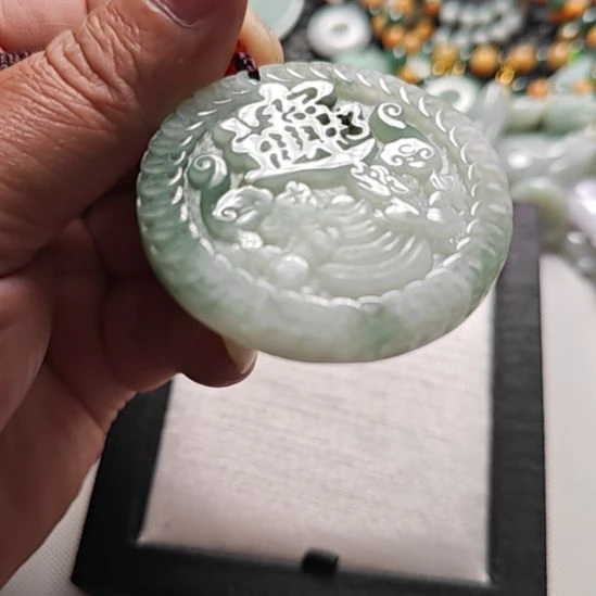 翡翠未镶嵌颈饰天然翡翠吊坠