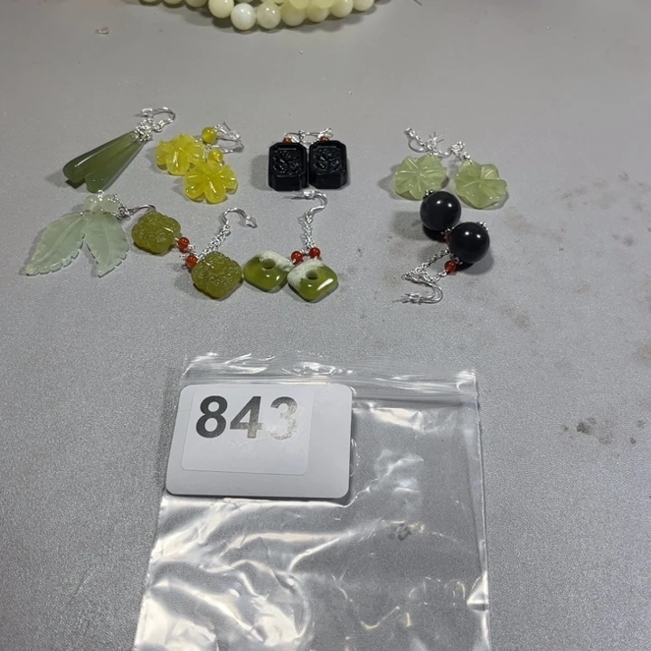 蛇纹石玉合金耳饰浅*