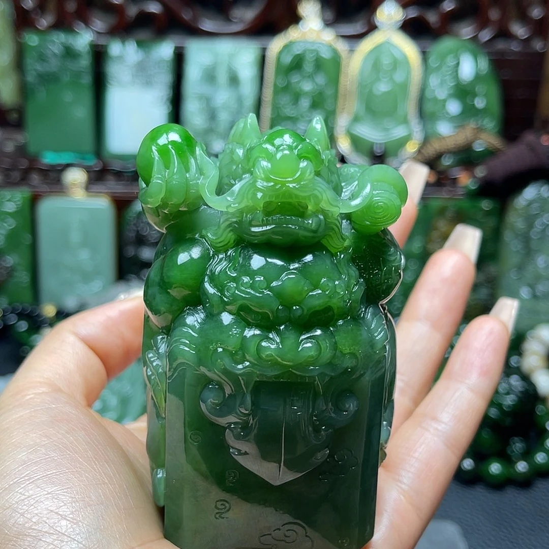 用***2和田玉未镶嵌颈饰