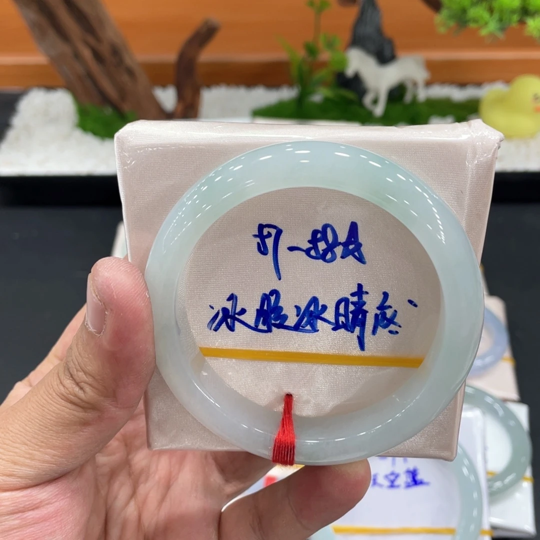 翡翠未镶嵌手镯缅甸翡翠