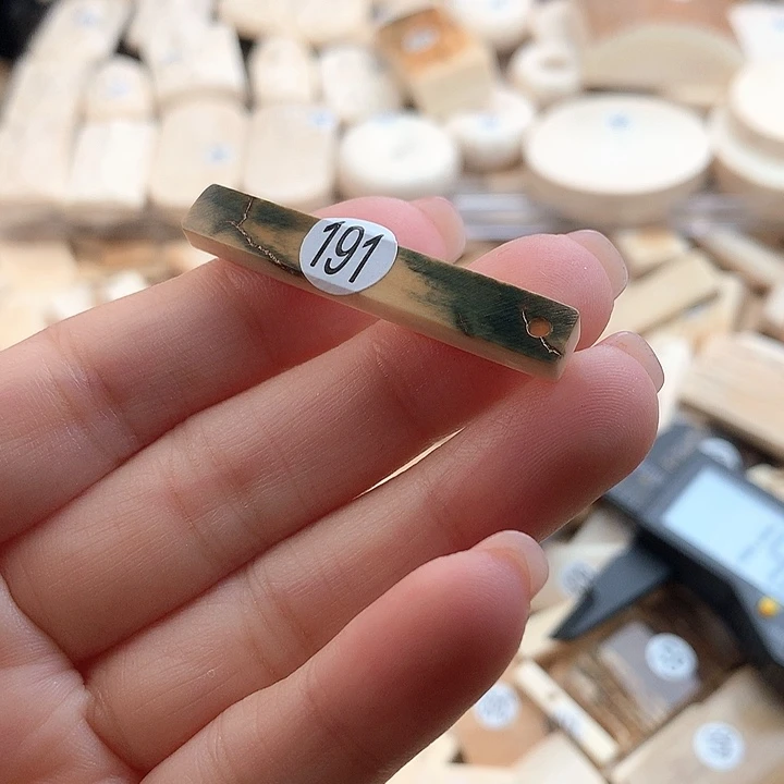 泥塑不打孔联系客服