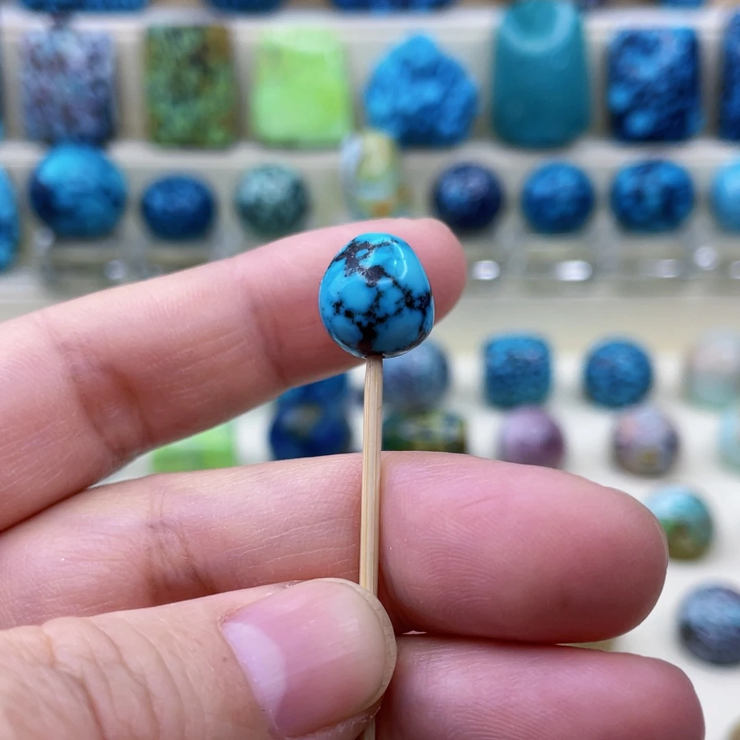 未镶嵌绿松石颈饰