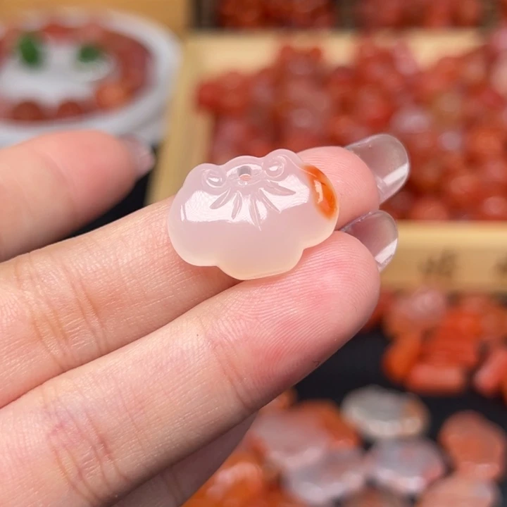 吊坠(不含链)未镶嵌南红玛瑙