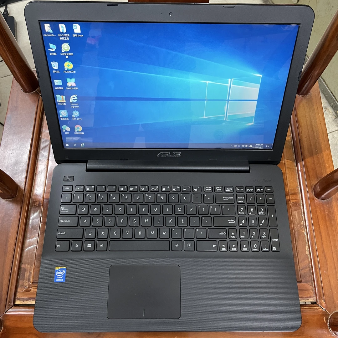 9新 ASUS/华硕 华硕 i5 12g 250g固态 独立1g 15.6寸