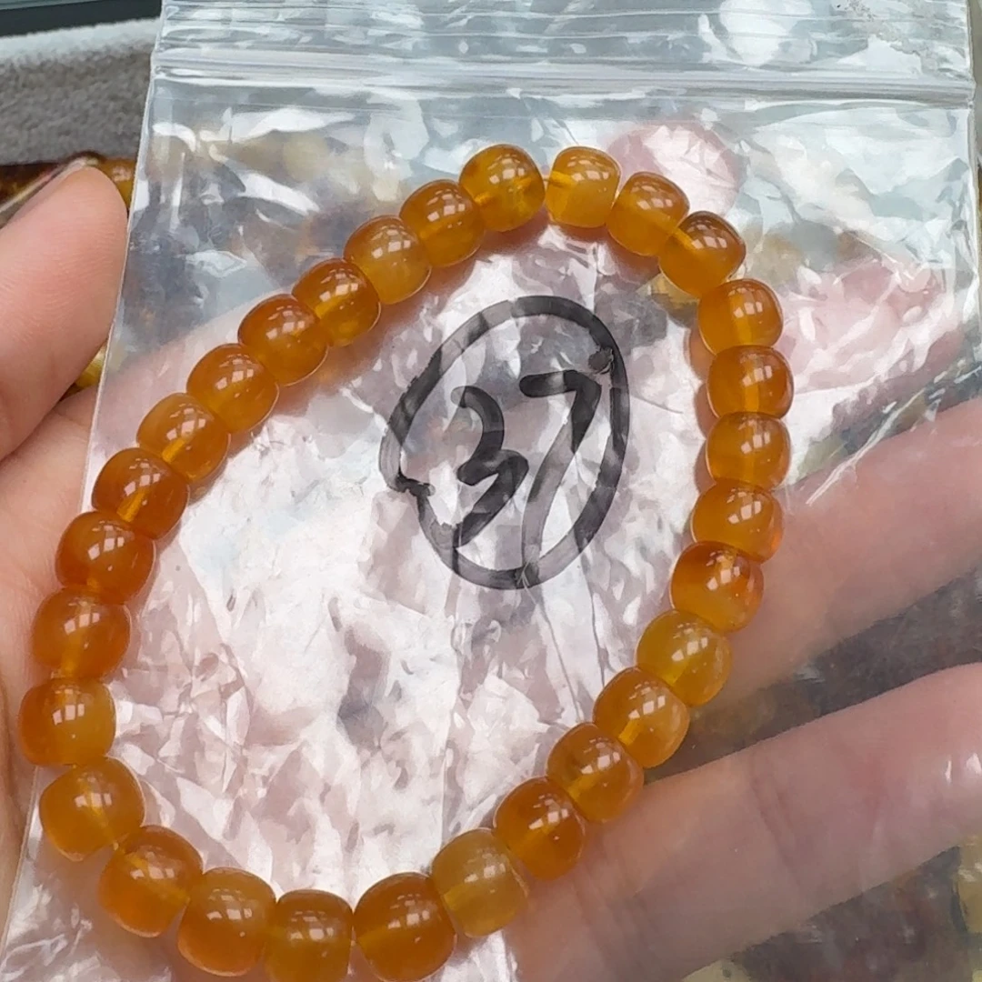 未镶嵌琥珀珠宝奇石
