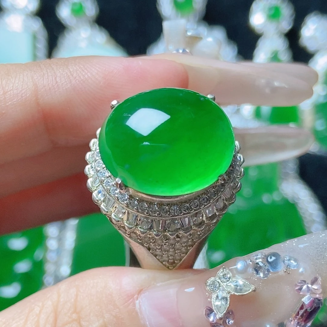 颈饰未镶嵌翡翠